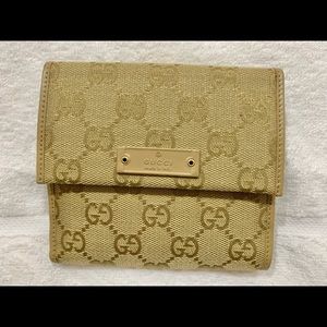 Gucci Beige Wallet with Coin Pocket